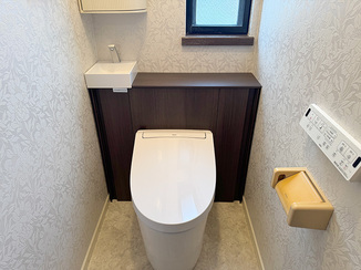 トイレリフォーム スッキリとした空間美を実現したモダンレストルーム