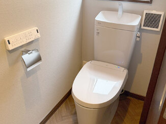 トイレリフォーム 節水性能に優れ、日々のお手入れもしやすいレストルーム